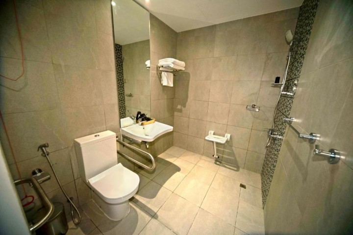 Standard Room Near Real Mini Mart By Luxury Bookings 9 Luxury Bookings