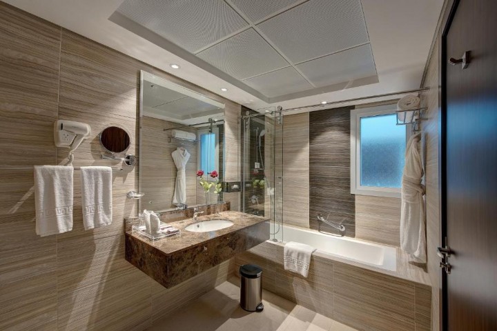 Standard Room Near Mankhool Plaza By Luxury Bookings 3 Luxury Bookings