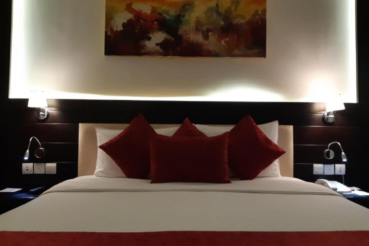 Deluxe Room Near New Jashan Mall By Luxury Bookings 4 Luxury Bookings