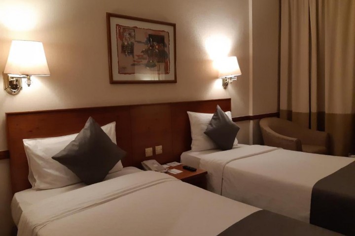 Deluxe Room Near New Jashan Mall By Luxury Bookings 9 Luxury Bookings