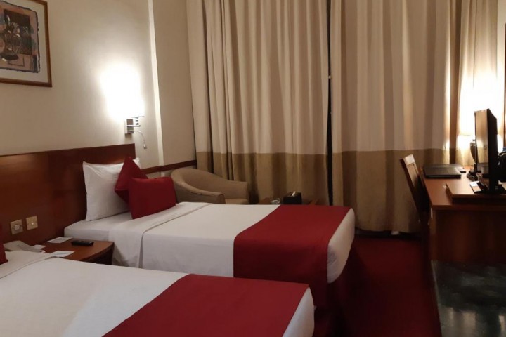 Deluxe Room Near New Jashan Mall By Luxury Bookings 11 Luxury Bookings