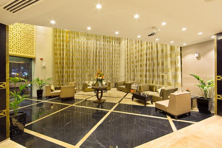 Deluxe Room Near New Jashan Mall By Luxury Bookings 12 Luxury Bookings