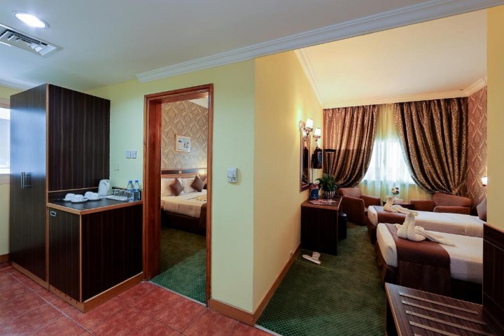 Double Room Near Westzone Market By Luxury Bookings 14 Luxury Bookings