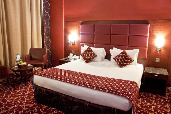 Standard Double Room Near Internet Metro By Luxury Bookings 8 Luxury Bookings