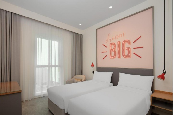King Room Near Dubai Parks By Luxury Bookings 2 Luxury Bookings