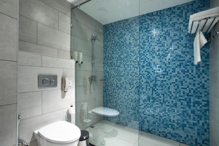 Standard Room Near Lulu Centre Deira By Luxury Bookings AC 5 Luxury Bookings