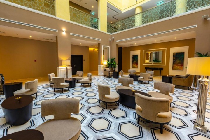 Deluxe Room Near Fili Cafe Jvt By Luxury Bookings 17 Luxury Bookings