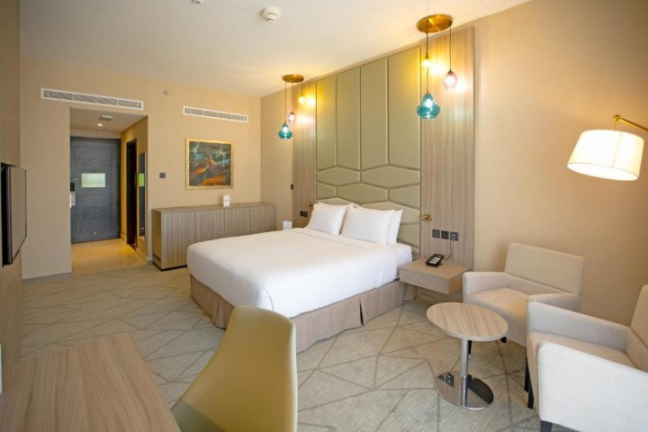 Deluxe Room Near Fili Cafe Jvt By Luxury Bookings 19 Luxury Bookings