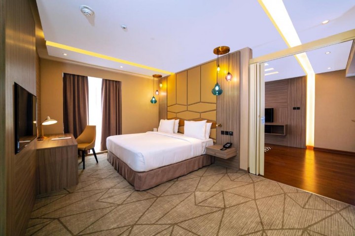 Deluxe Room Near Fili Cafe Jvt By Luxury Bookings 21 Luxury Bookings