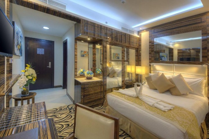 Standard Room Near Bombay Bites By Luxury Bookings 3 Luxury Bookings