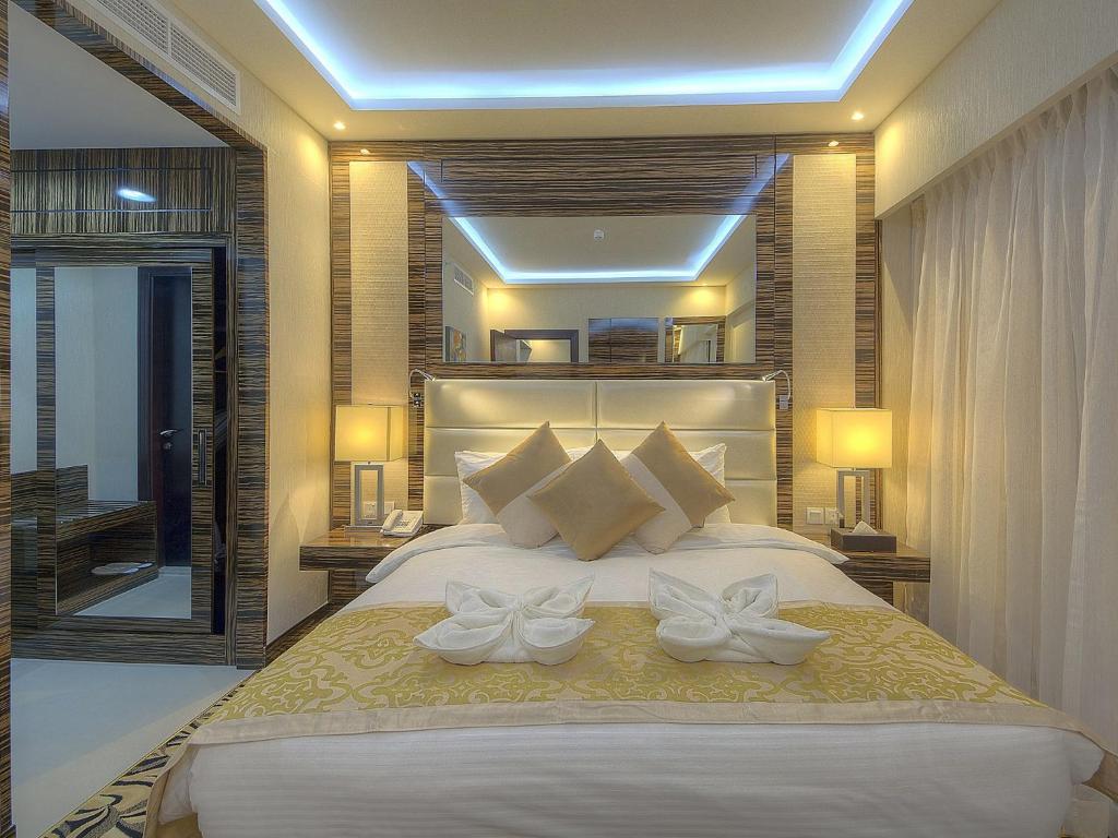 Prestige Suite Near Bombay Bites By Luxury Bookings Luxury Bookings