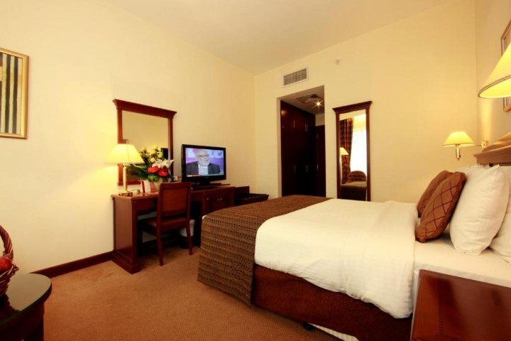 King Suite Near Ghubaiba Building By Luxury Bookings 12 Luxury Bookings