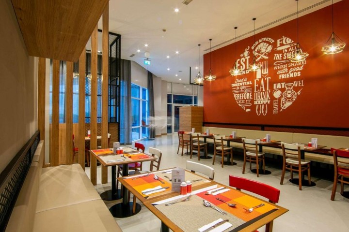 Deluxe Room Near Mall Of Emirates By Luxury Bookings 19 Luxury Bookings