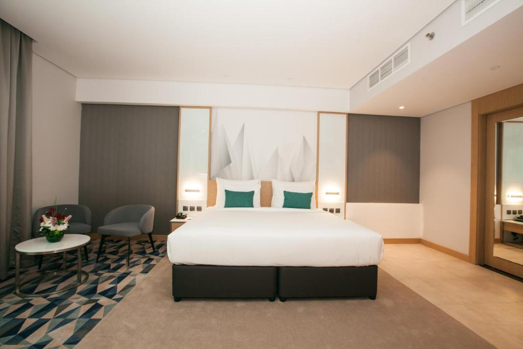 Executive Suite Near United Broadcast By Luxury Bookings Luxury Bookings