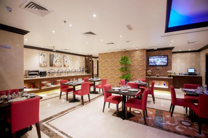 Studio Apartment Near Al Shamsi Building By Luxury Bookings 6 Luxury Bookings