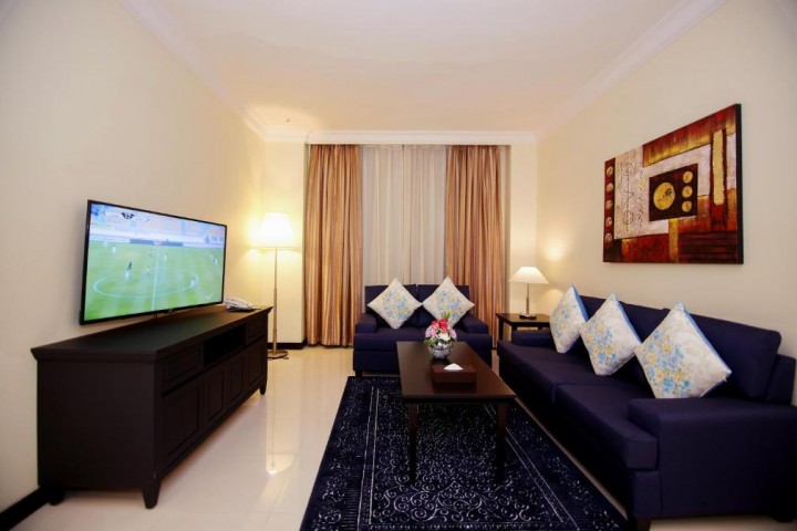 One Bedroom Apartment Near Al Shamsi Building By Luxury Bookings 13 Luxury Bookings