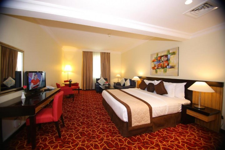 One Bedroom Apartment Near Al Shamsi Building By Luxury Bookings 18 Luxury Bookings