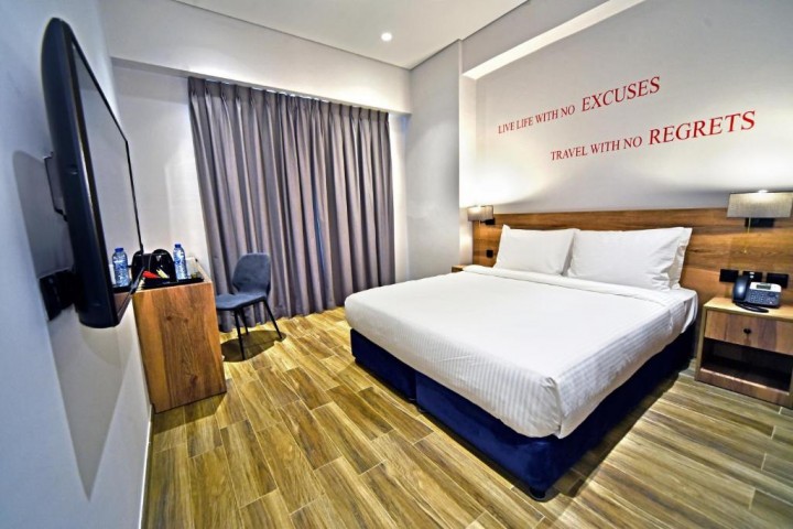 Deluxe Room Near Wharf Tower By Luxury Bookings 0 Luxury Bookings