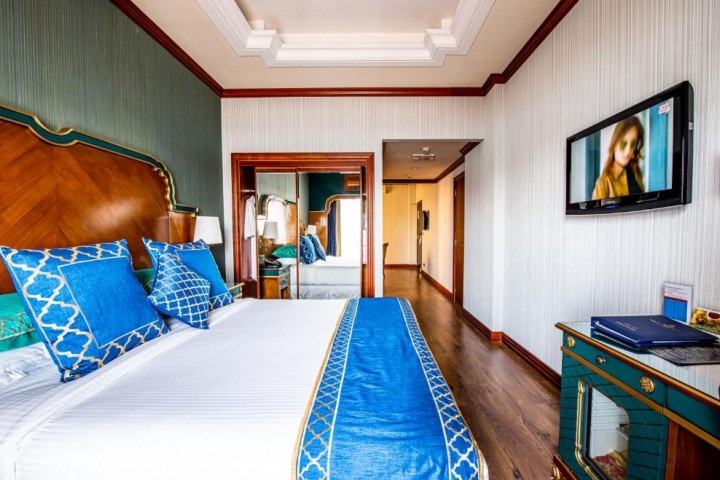 Executive Room Near Baniyas Square Metro By Luxury Bookings 18 Luxury Bookings