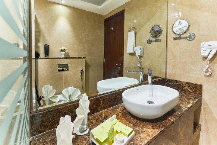Classic Room Near Emirates MAll By Luxury Bookings 12 Luxury Bookings