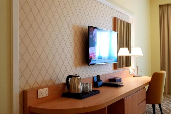 Deluxe Room Near Citi Mart Supermarket By Luxury Bookings 6 Luxury Bookings