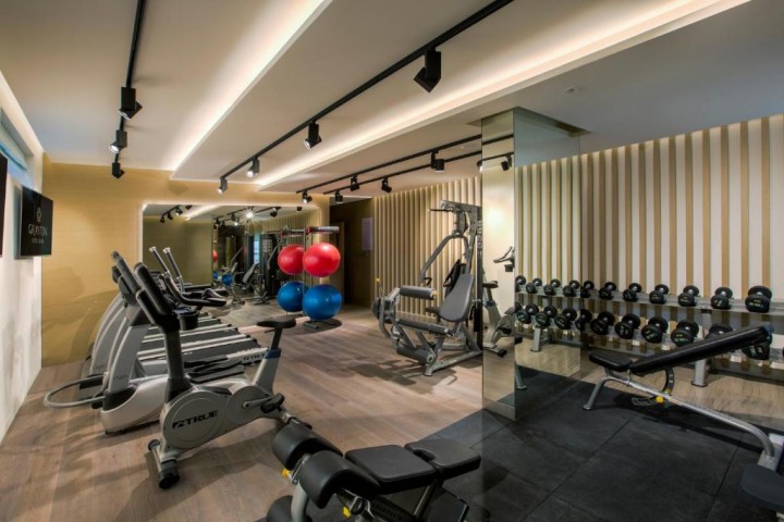 Executive Suite Near Adcb Metro By Luxury Bookings 7 Luxury Bookings
