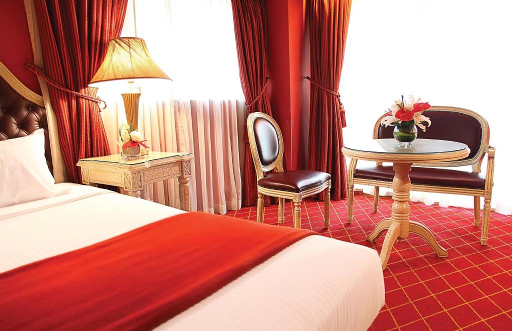Standard Room Near Al Masood Tower By Luxury Bookings Luxury Bookings