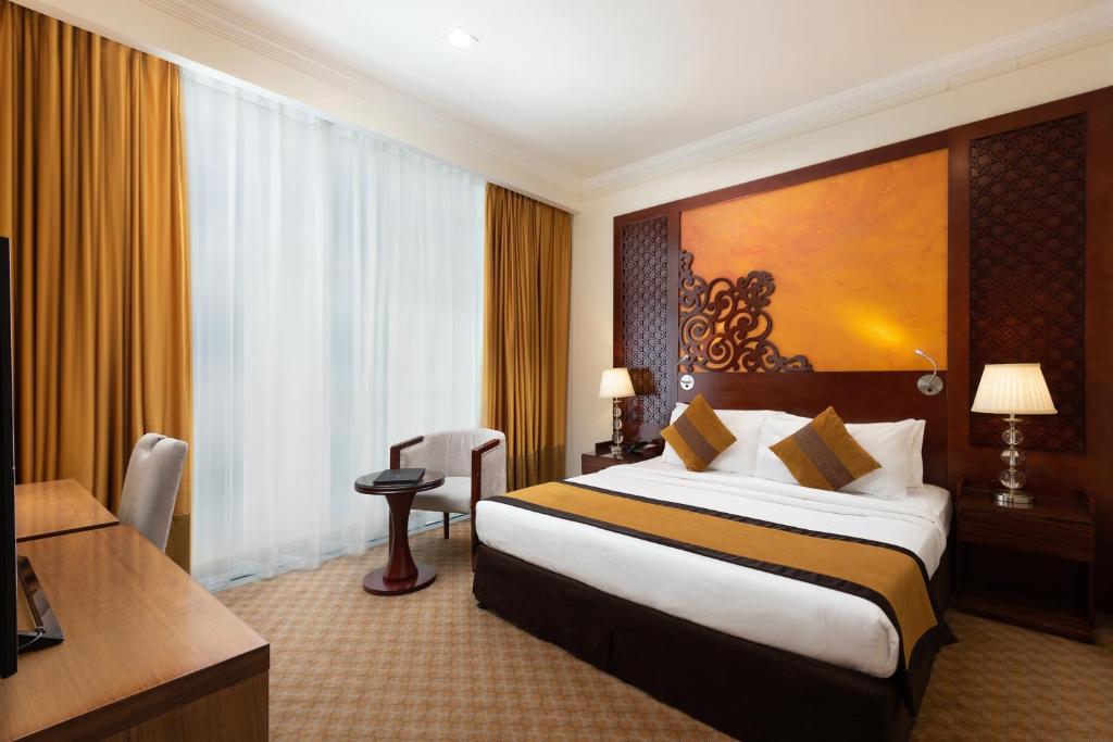 Standard Room Near Al Rigga Metro By Luxury Bookings AC Luxury Bookings