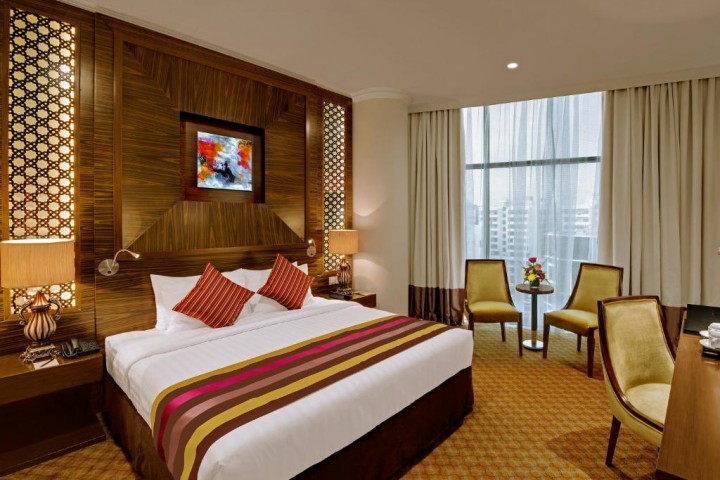 Standard Room Near Al Rigga Metro By Luxury Bookings AC 1 Luxury Bookings