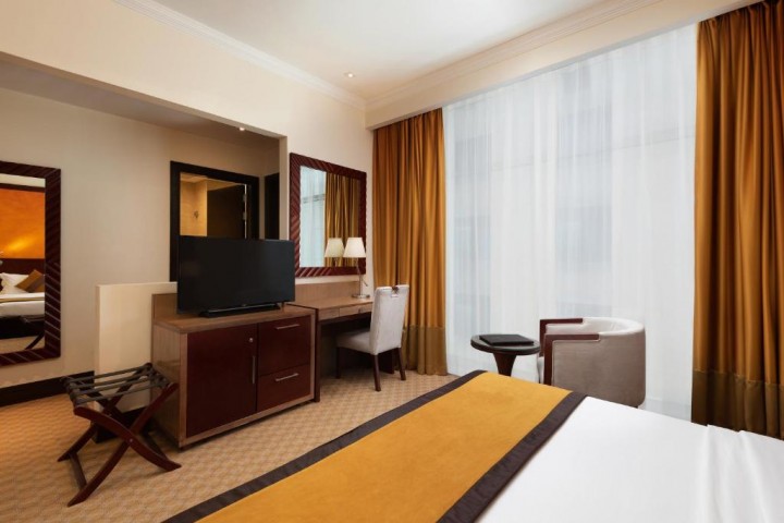 Standard Room Near Al Rigga Metro By Luxury Bookings AC 7 Luxury Bookings