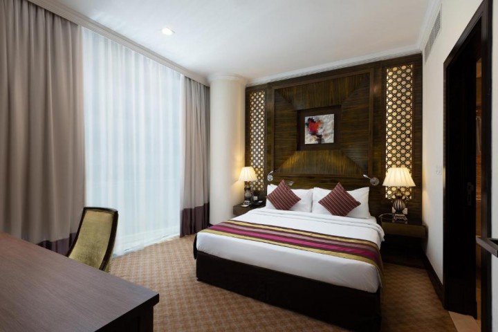 Standard Room Near Al Rigga Metro By Luxury Bookings AC 14 Luxury Bookings