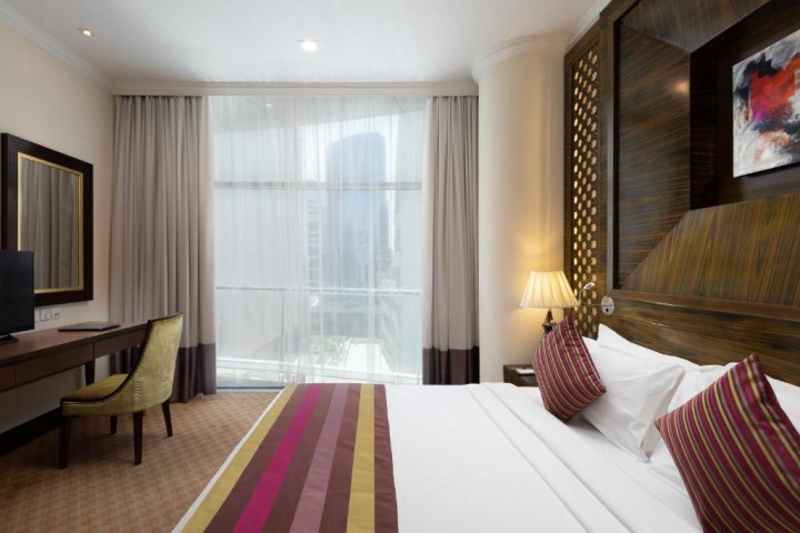 Standard Room Near Al Rigga Metro By Luxury Bookings AC 15 Luxury Bookings