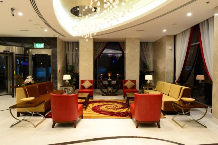Standard Room Near Al Rigga Metro By Luxury Bookings AC 19 Luxury Bookings