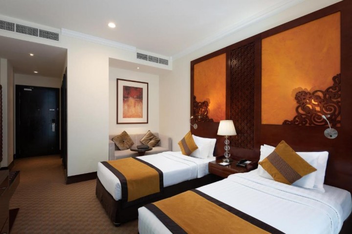 Standard Room Near Al Rigga Metro By Luxury Bookings AC 20 Luxury Bookings