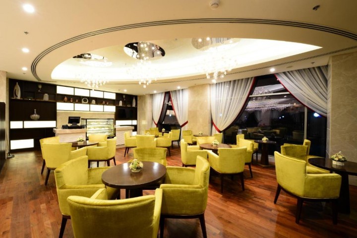 Standard Room Near Al Rigga Metro By Luxury Bookings AC 26 Luxury Bookings