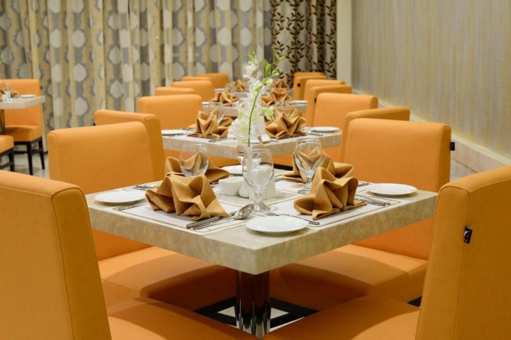 Standard Room Near Al Rigga Metro By Luxury Bookings AC 27 Luxury Bookings