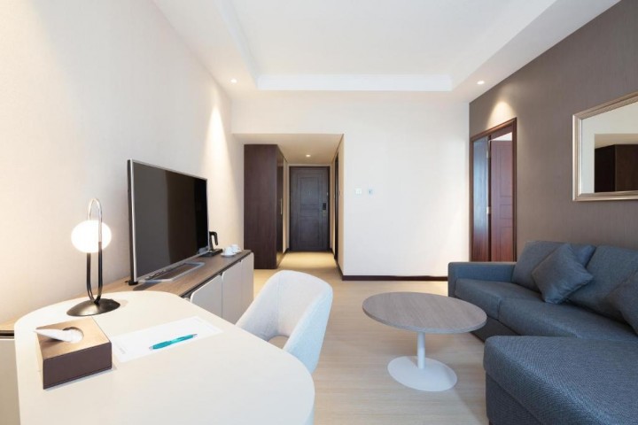 Deluxe Suite Near Souk Al Jaddaf By Luxury Bookings 4 Luxury Bookings