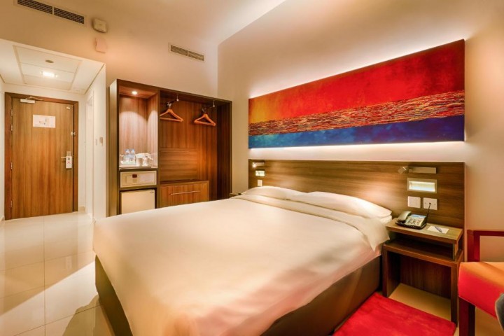 Double Room Near Mall Of Emirates By Luxury Bookings AB 2 Luxury Bookings