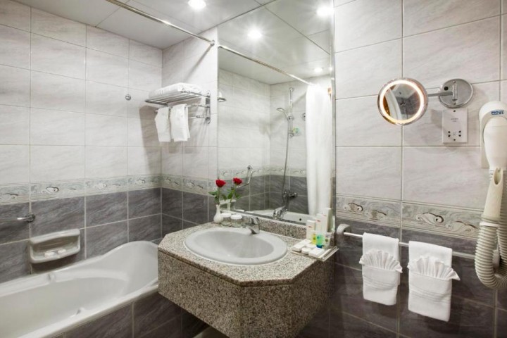 Premium Room Near Al Rigga Metro By Luxury Bookings 2 Luxury Bookings