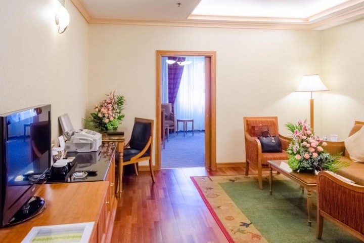 Suite Room Near Al Rigga Metro By Luxury Bookings 6 Luxury Bookings