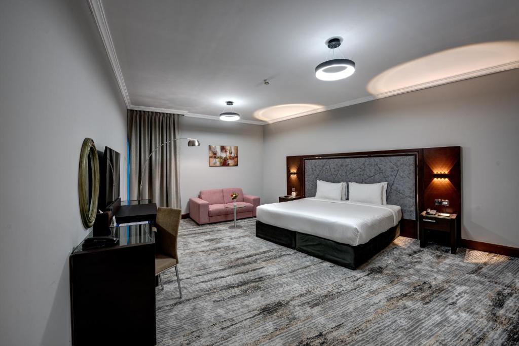 Four Bedroom Duplex Near Deira City Centre Metro By Luxury Bookings Luxury Bookings