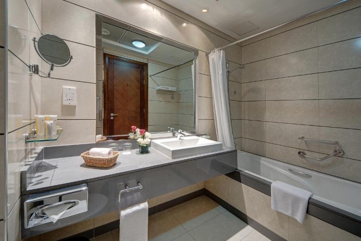Four Bedroom Duplex Near Deira City Centre Metro By Luxury Bookings 4 Luxury Bookings