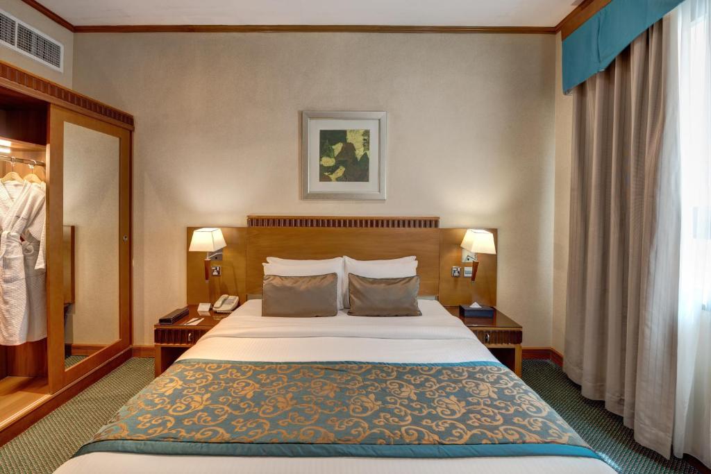 One Bedroom Suite Near Mashreq Metro By Luxury Bookings Luxury Bookings