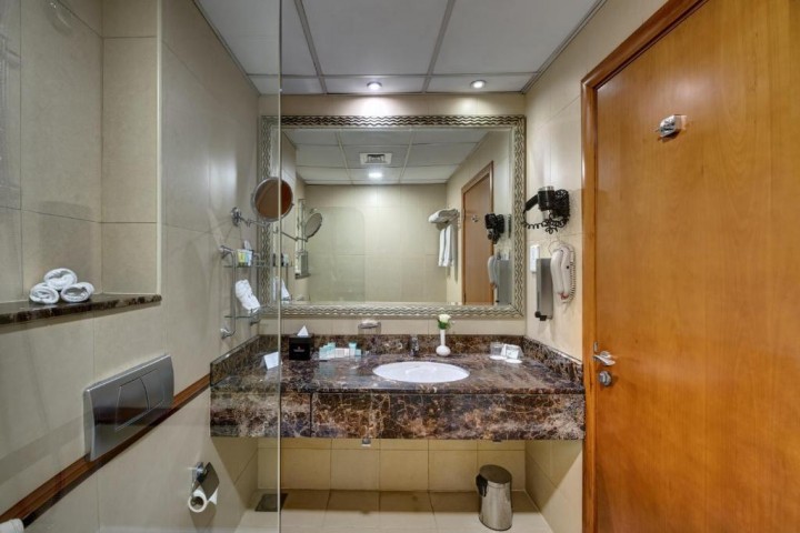 One Bedroom Suite Near Mashreq Metro By Luxury Bookings 4 Luxury Bookings