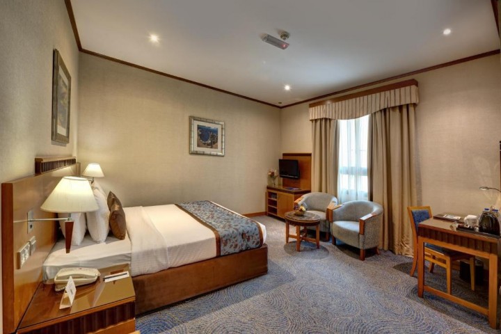 One Bedroom Suite Near Mashreq Metro By Luxury Bookings 15 Luxury Bookings