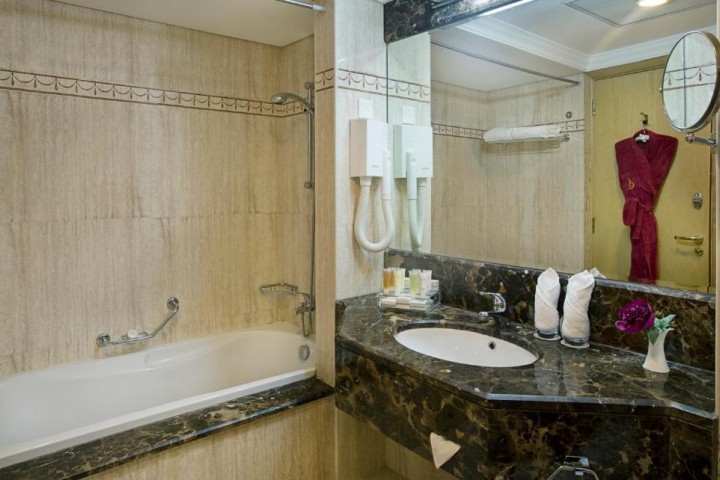 Standard Room Near Port Saeed Plaza By Luxury Bookings AB 1 Luxury Bookings