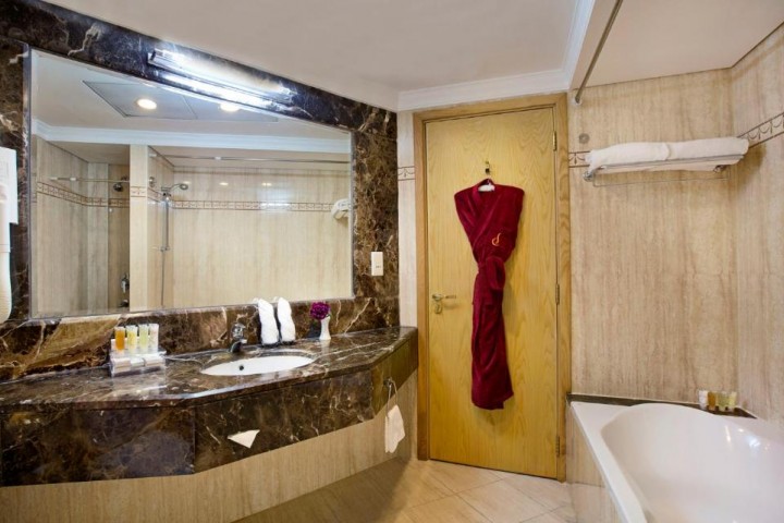 Standard Room Near Port Saeed Plaza By Luxury Bookings AB 2 Luxury Bookings