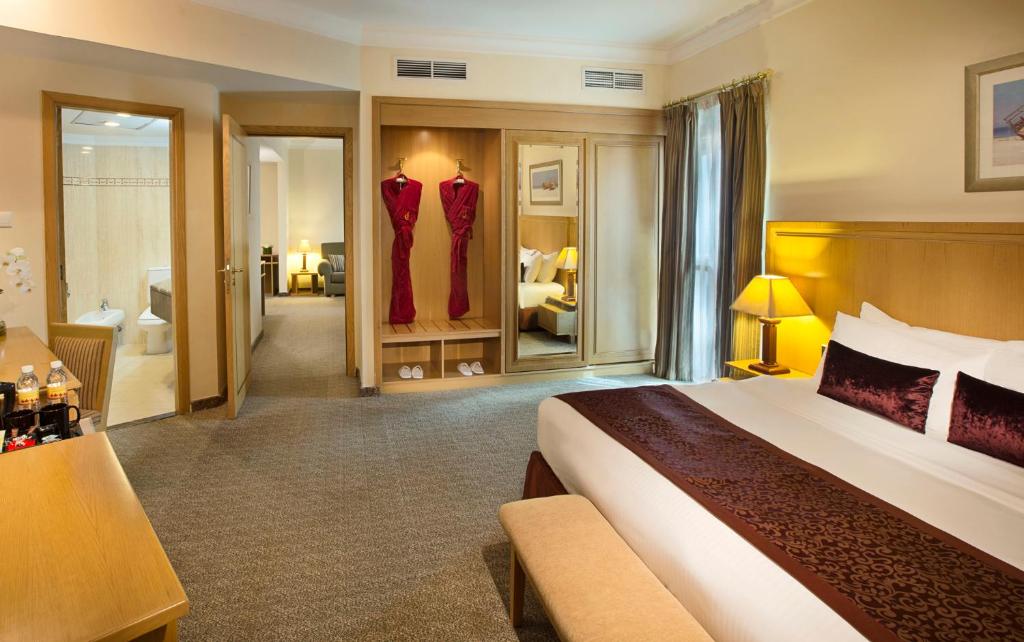 Suite Room Near Port Saeed Plaza By Luxury Bookings Luxury Bookings