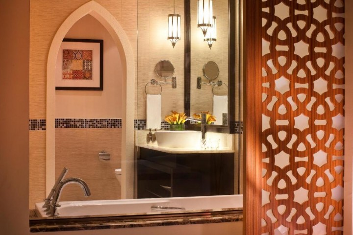 Premier Room Near Ibn Battuta Mall By Luxury Bookings 3 Luxury Bookings