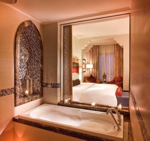 Deluxe Room Near Ibn Battuta Mall By Luxury Bookings 3 Luxury Bookings